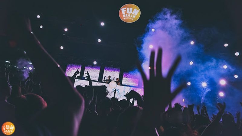 Khán giả tại Fun Beach Festival