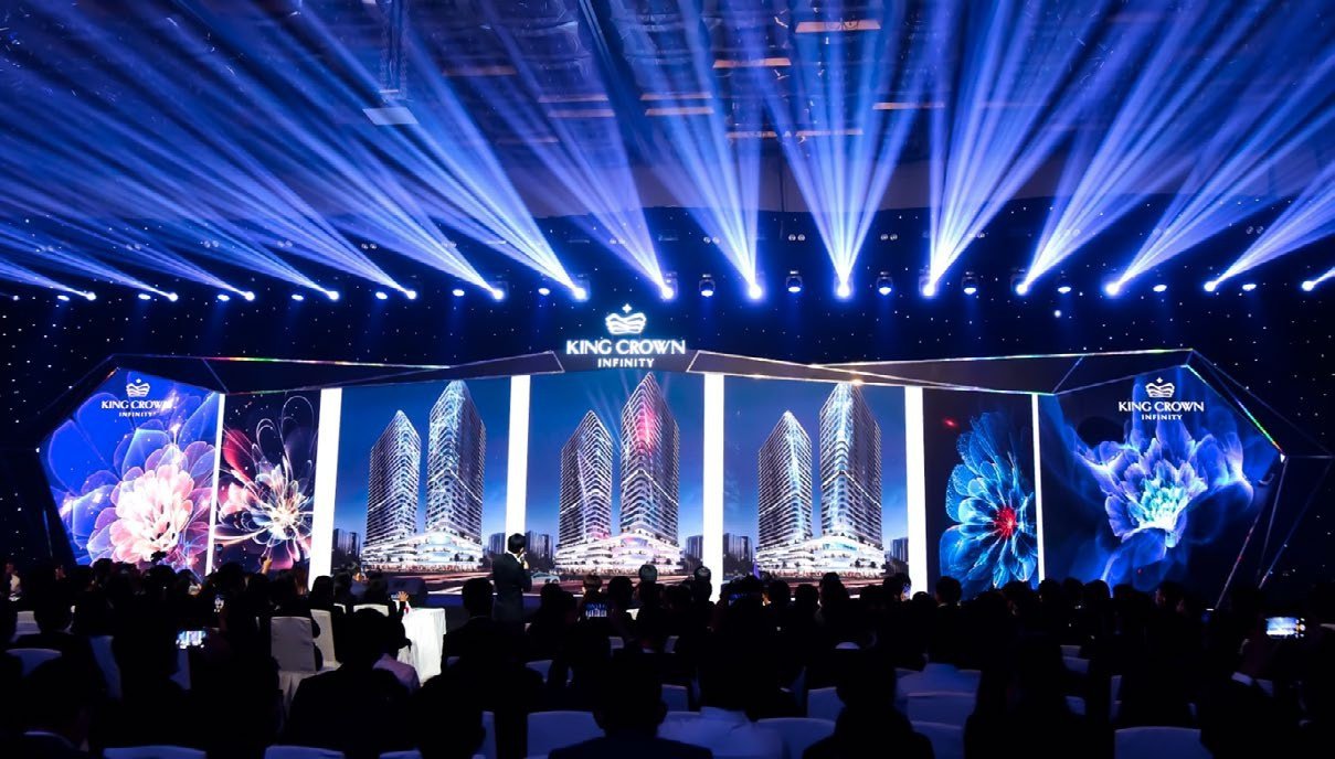 Sân khấu lễ kick-off King Crown Infinity